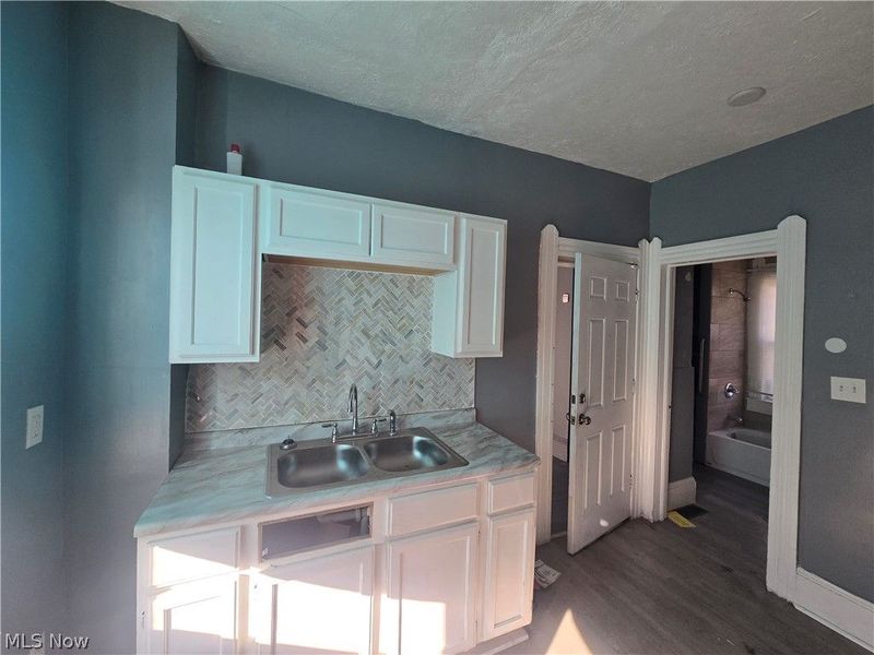 1087 E 64th Street, Cleveland, OH 44103 Photo 9