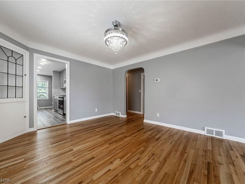 1384 Argonne Road, South Euclid, OH 44121 Photo 4