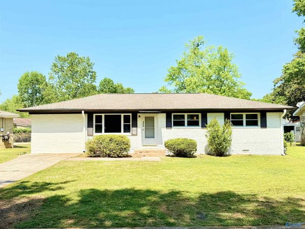 3706 S Westdale Court SW, Huntsville, AL 35805