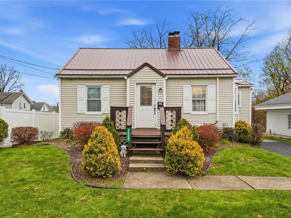 2206 Delaware Ave, New Castle, PA 16105