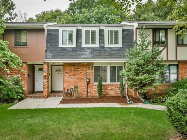 4413 Laurel Oak Dr , Allison Park, PA 15101