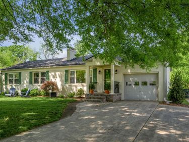 221 Greenbriar Road, Lexington, KY 40503