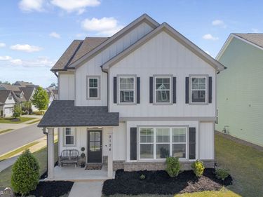 5124 Parkwood Drive, Flowery Branch, GA 30542