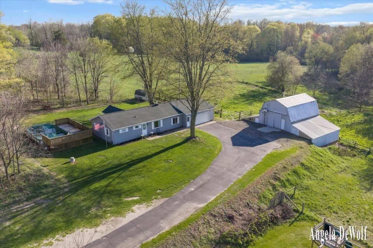 8707 Clyde Park Avenue Sw, Byron Center, MI 49315 Main Photo