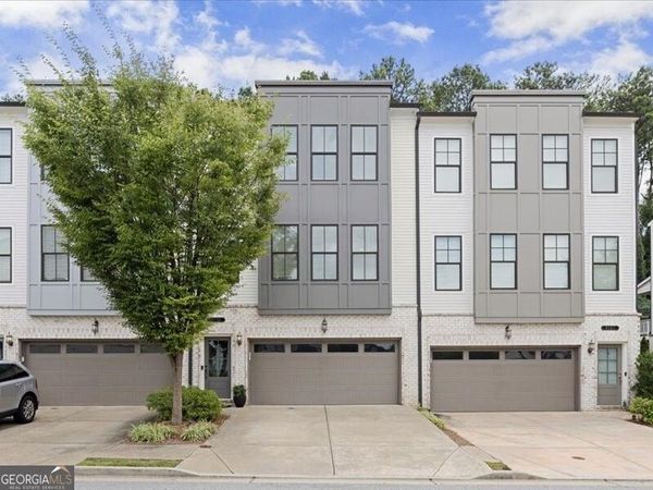 6136 Eves Way, Norcross, GA 30071