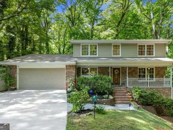 3025 Mountain Creek Court NE, Roswell, GA 30075