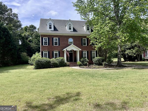 100 Brookfield Court, Tyrone, GA 30290