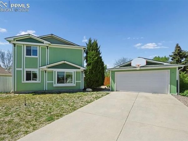 6910 Casper Court, Colorado Springs, CO 80922