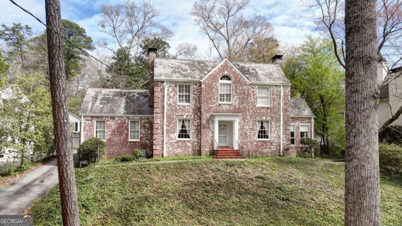3031 W Pine Valley Road Nw, Atlanta, GA 30305 Main Photo