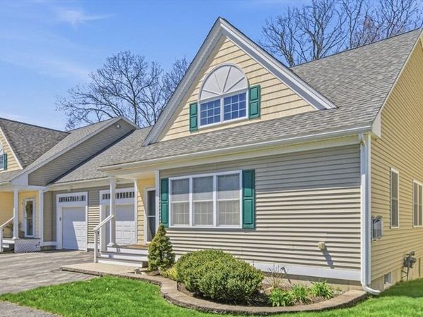 18 Ellsworth Village Rd, Unit 18, Acton, MA 01720