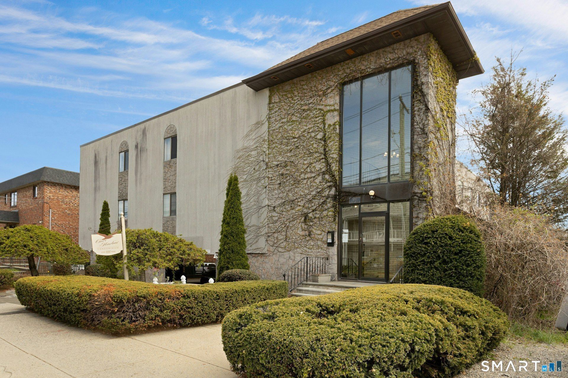 697 Cove, Unit 2D, Stamford, CT 06902 Main Photo