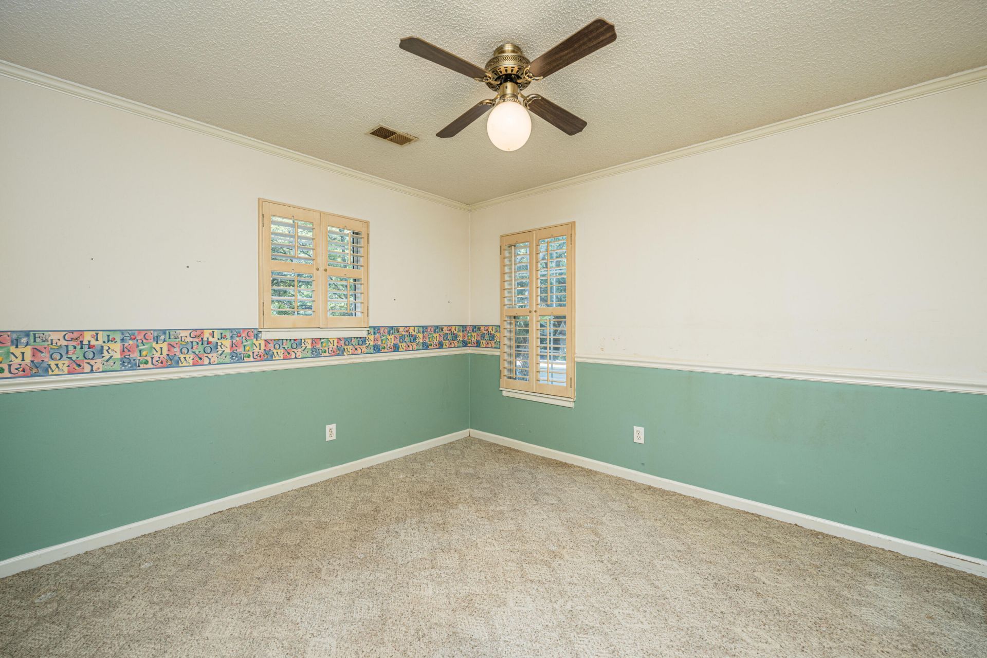 2 Latham Circle Photo 14