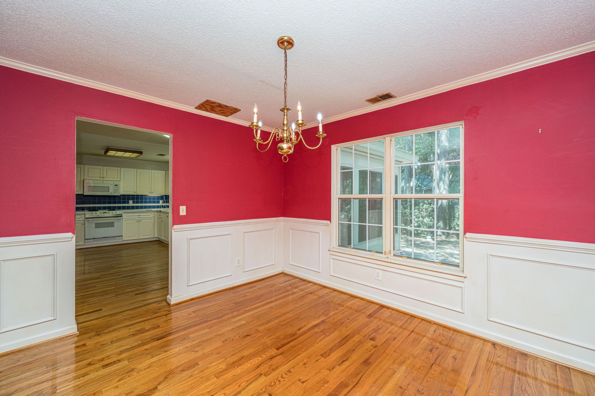 2 Latham Circle Photo 22