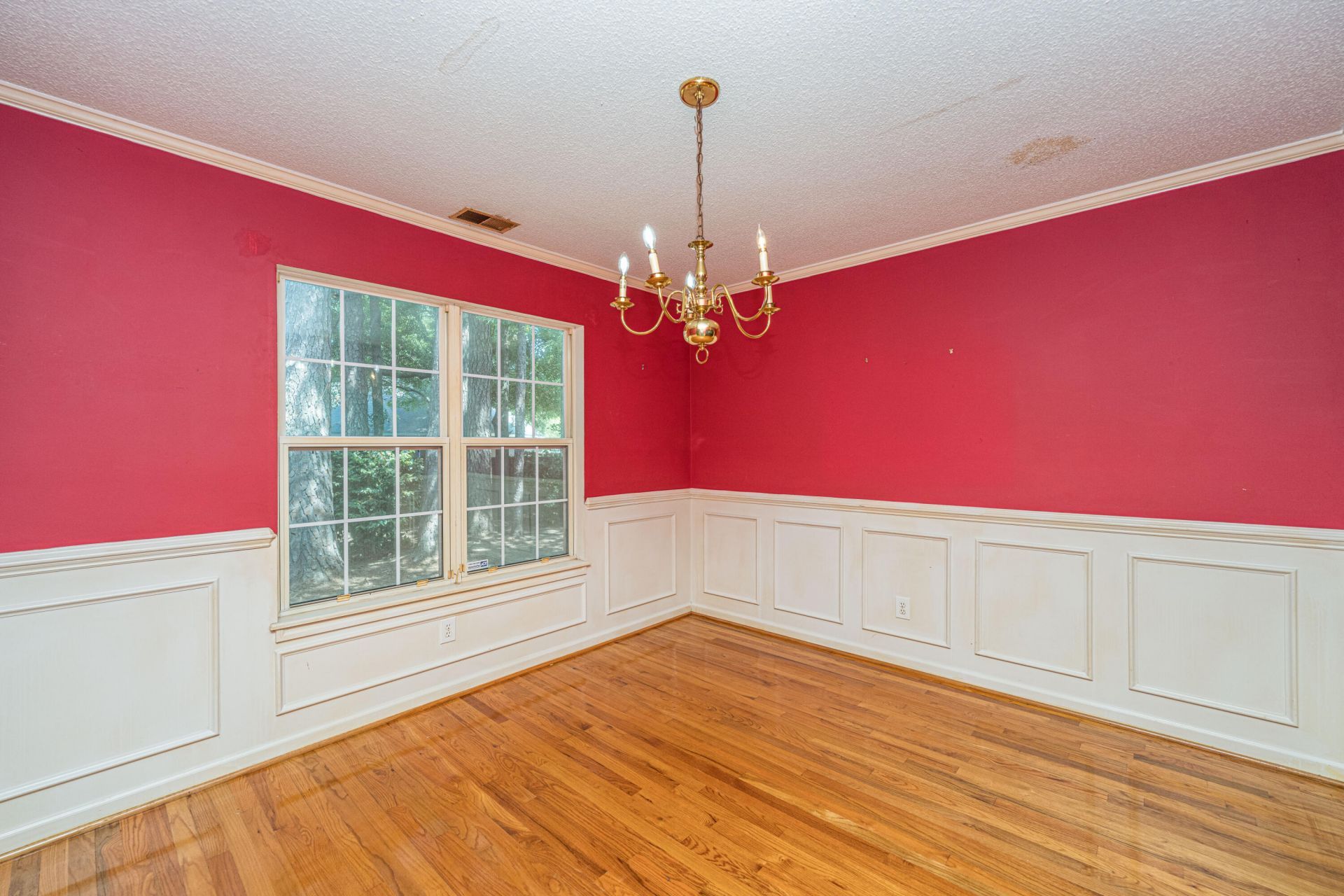 2 Latham Circle Photo 23