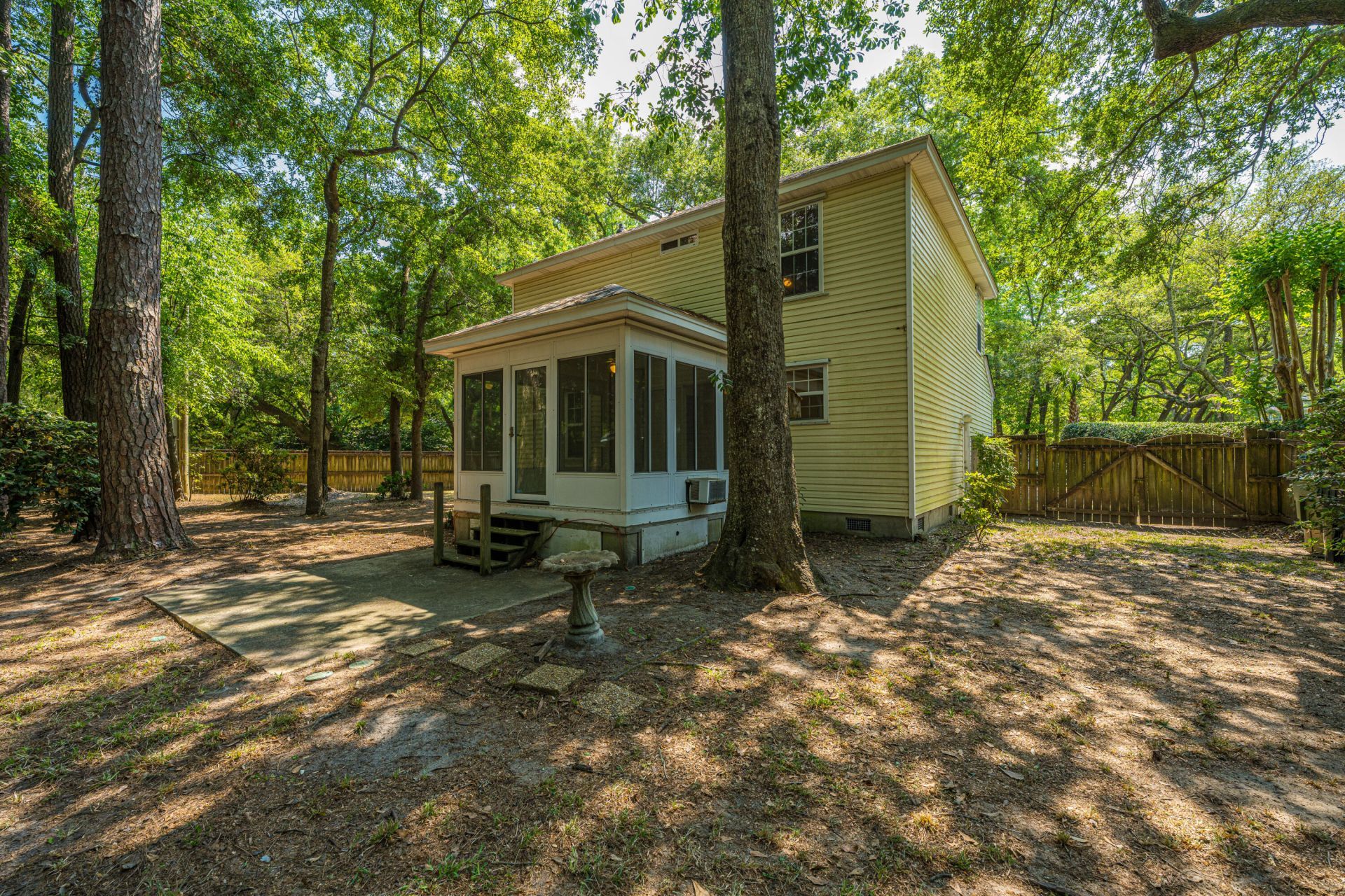 2 Latham Circle Photo 41