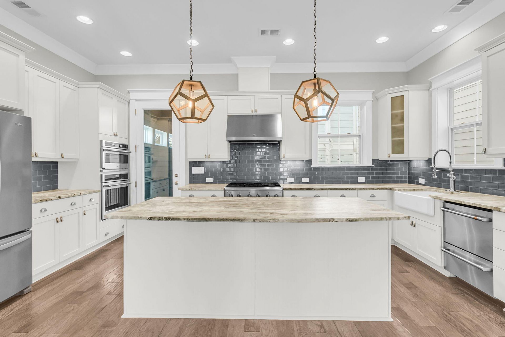 2552 Josiah Street Photo 11