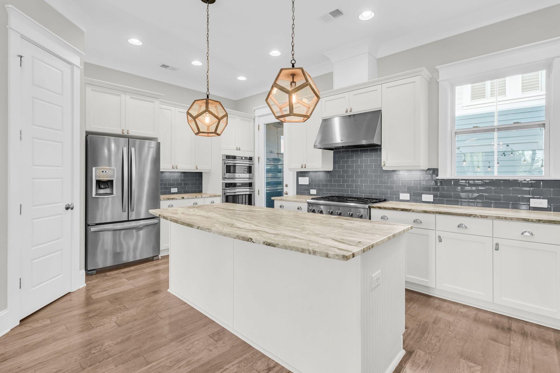 2552 Josiah Street Photo 16