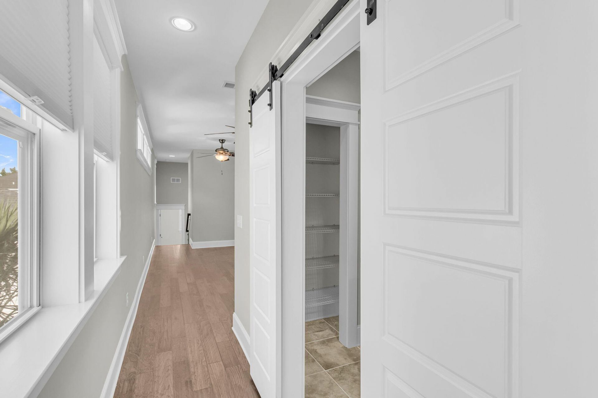 2552 Josiah Street Photo 19