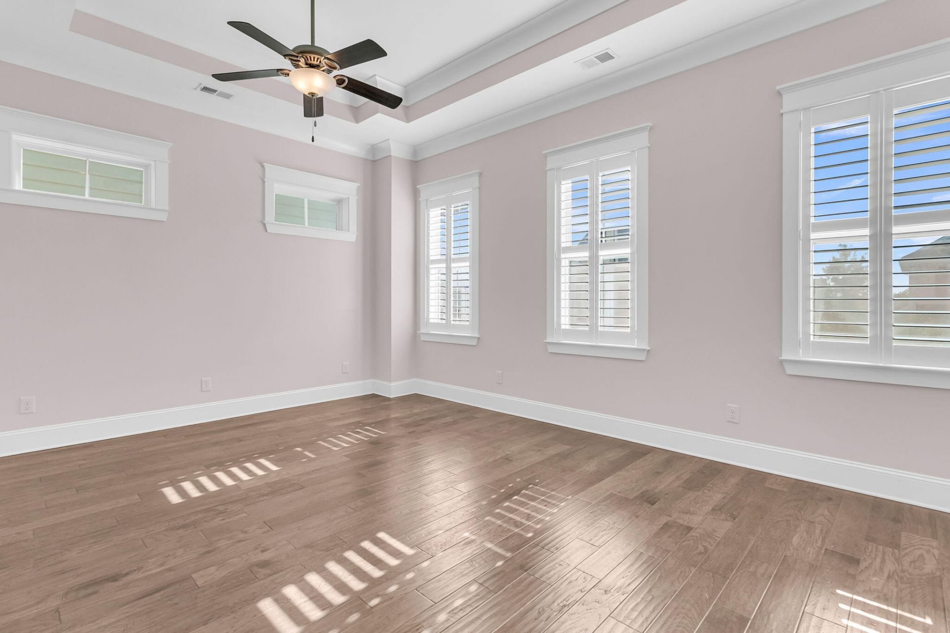 2552 Josiah Street Photo 22