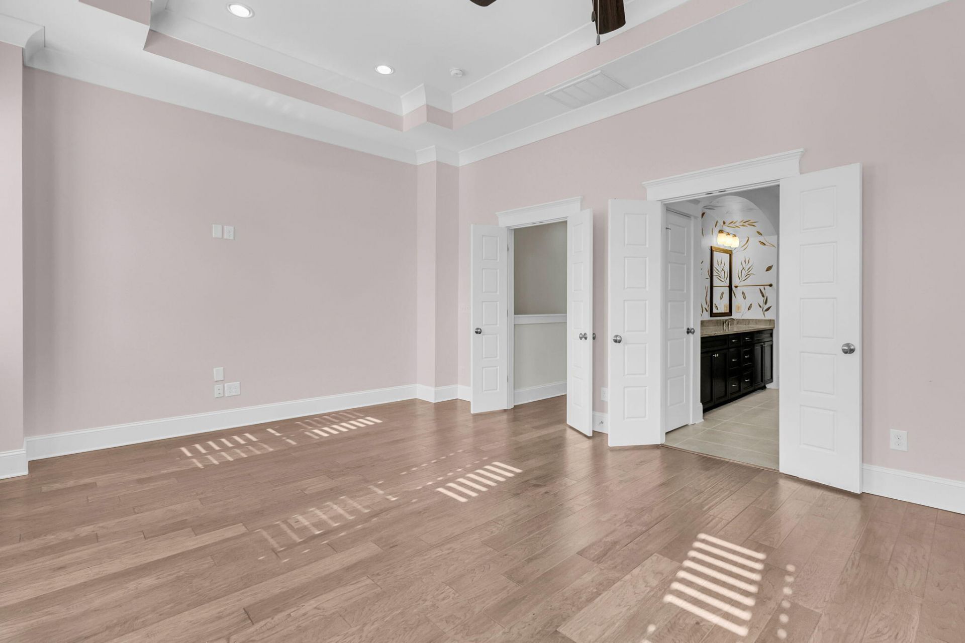 2552 Josiah Street Photo 23