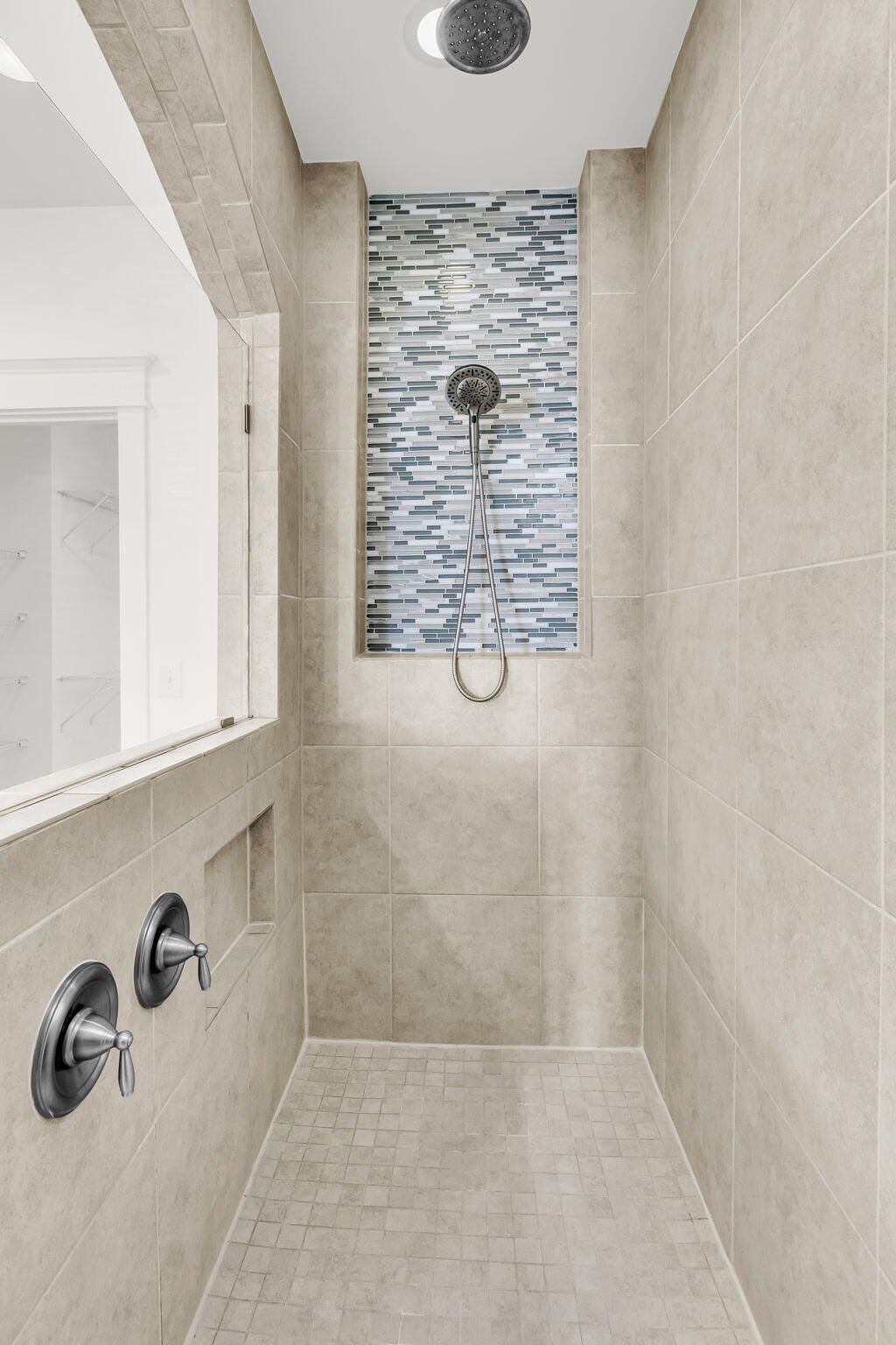 2552 Josiah Street Photo 26