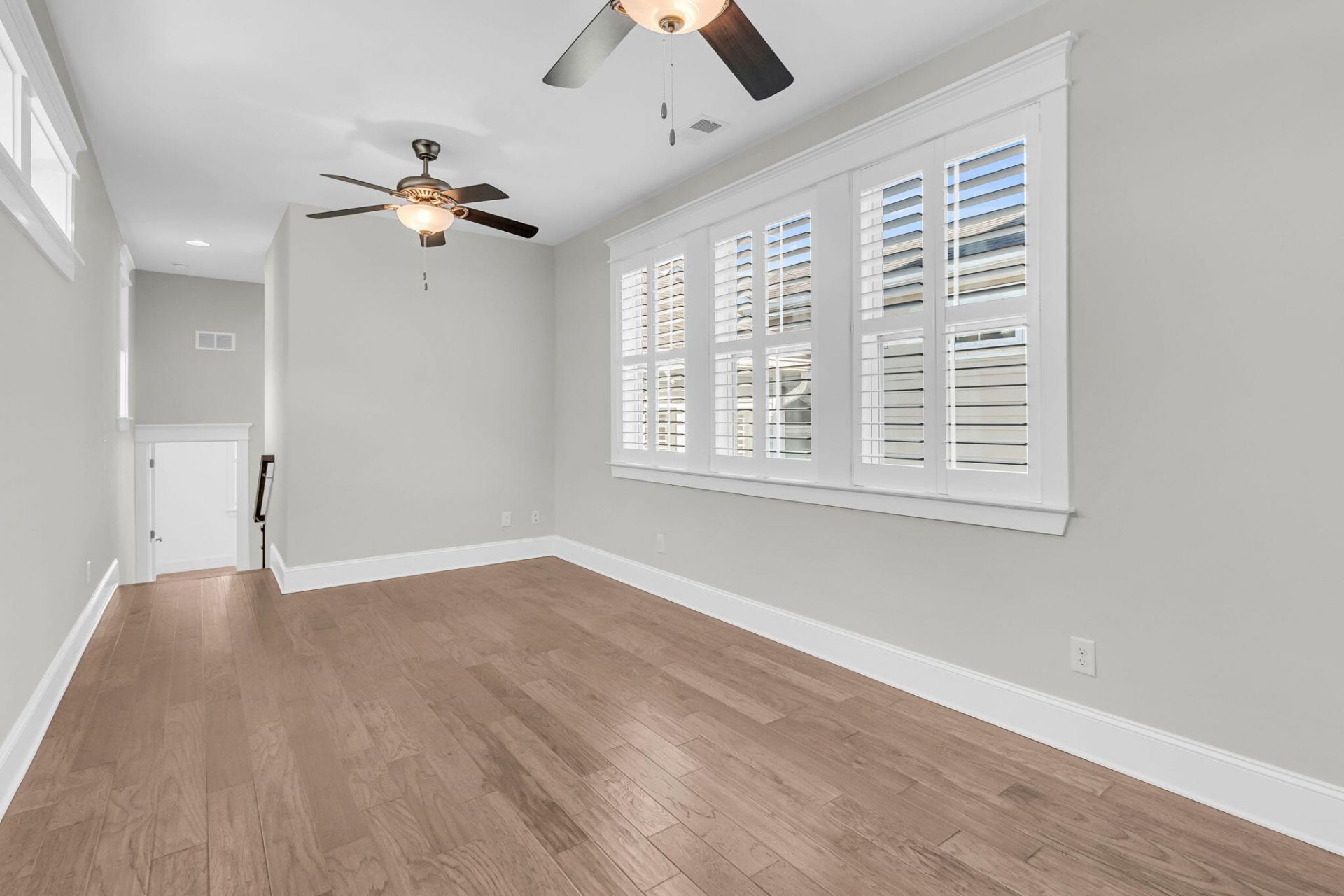 2552 Josiah Street Photo 28