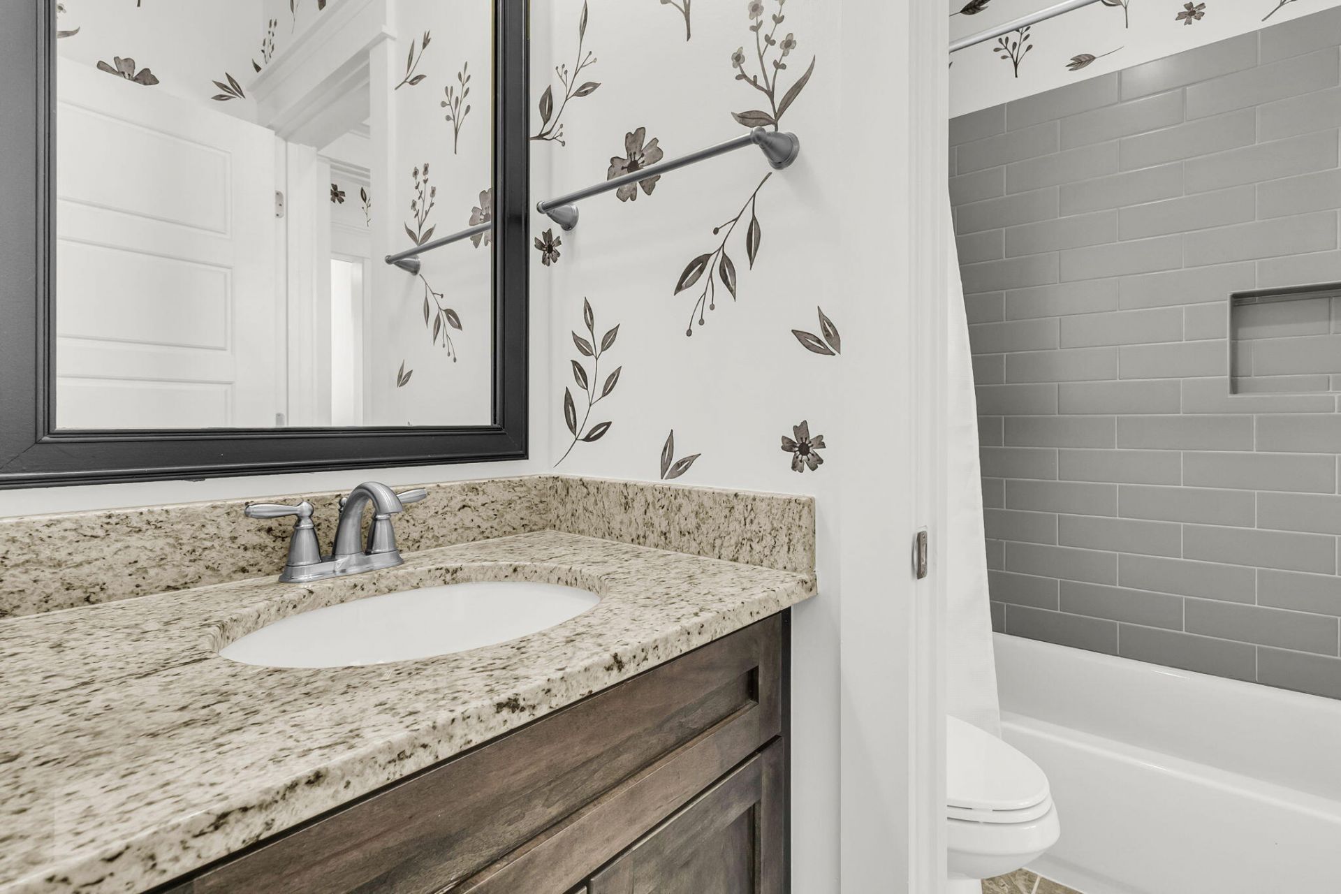 2552 Josiah Street Photo 30