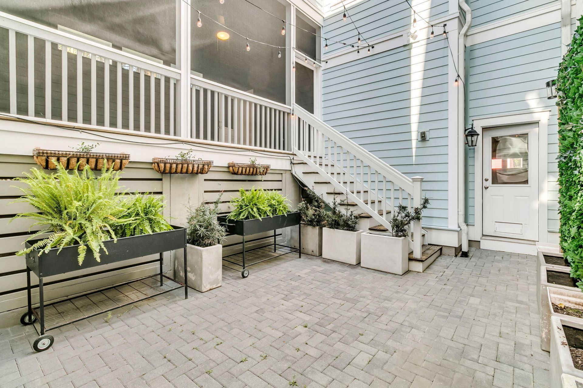 2552 Josiah Street Photo 35