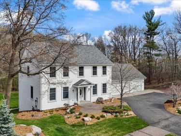 2225 75th Street E, Inver Grove Heights, MN 55077