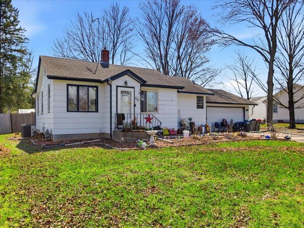 433 6th Avenue SW, Cambridge, MN 55008