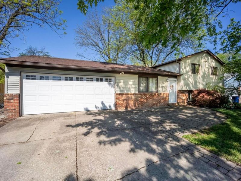 5657 Holyoke Lane, Columbus, OH 43231 Photo 2