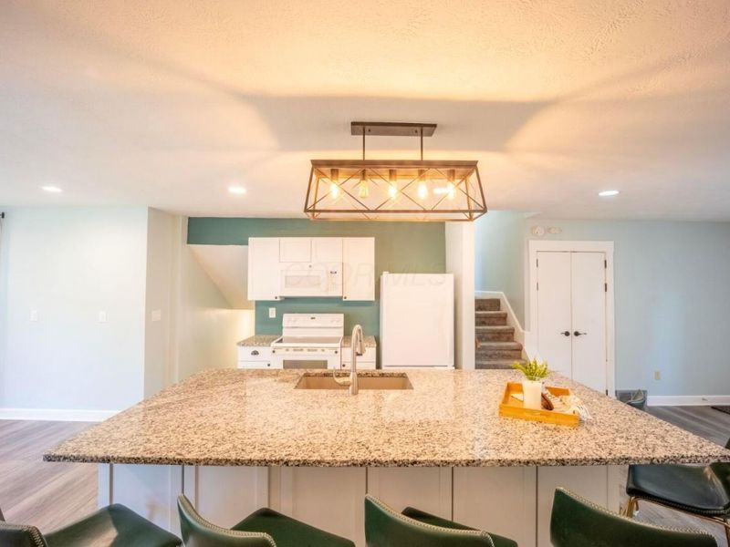 5657 Holyoke Lane, Columbus, OH 43231 Photo 4