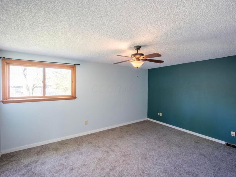 5657 Holyoke Lane, Columbus, OH 43231 Photo 9