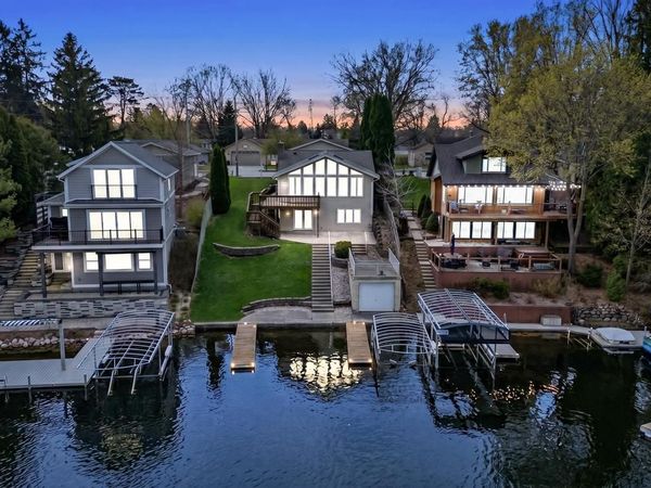 N50W35328 Wisconsin AVENUE, Oconomowoc, WI 53066