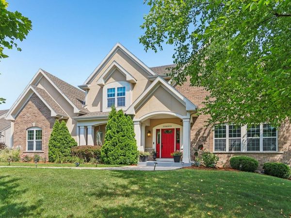 N55W20970 Carters Crossing CIRCLE, Menomonee Falls, WI 53051