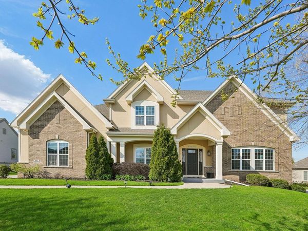 N55W20970 Carters Crossing CIRCLE, Menomonee Falls, WI 53051