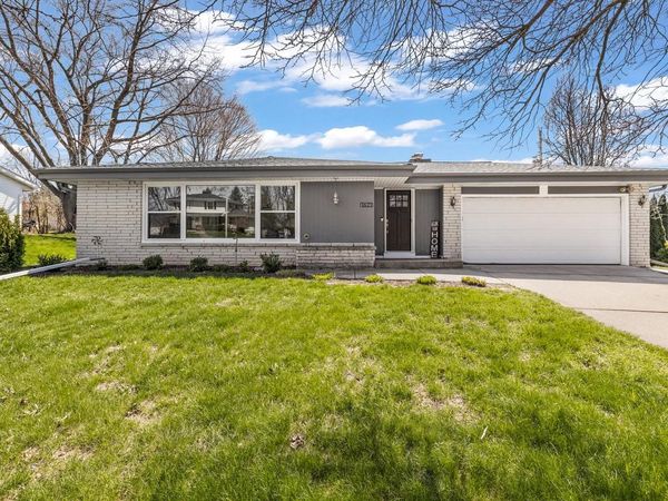 1621 S Pine STREET, Grafton, WI 53024