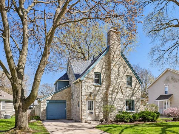 709 N Cumberland DRIVE, Waukesha, WI 53188