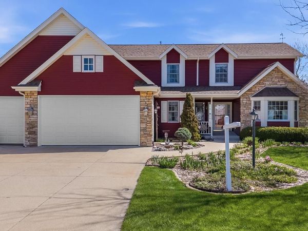 861 Summer Creek ROAD, Oconomowoc, WI 53066