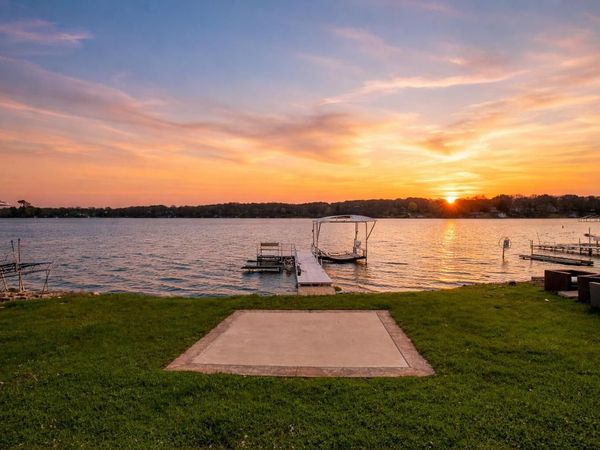 7164 N Tichigan ROAD, Waterford, WI 53185