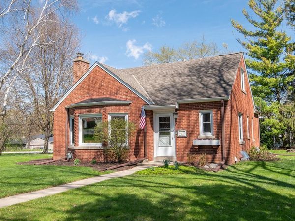 1070 Wilson DRIVE, Brookfield, WI 53005