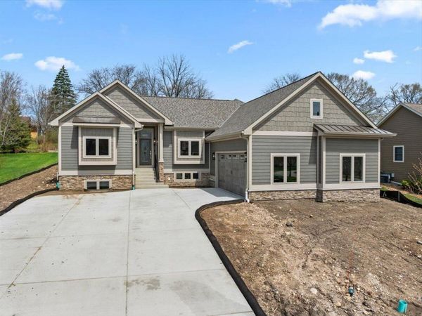 1508 Highlandview DRIVE, West Bend, WI 53095