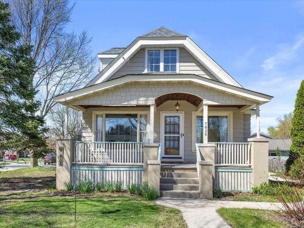 7826 W Cold Spring ROAD, Greenfield, WI 53220