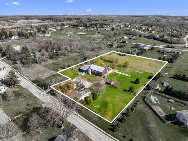 613 County Highway H, Fredonia, WI 53021