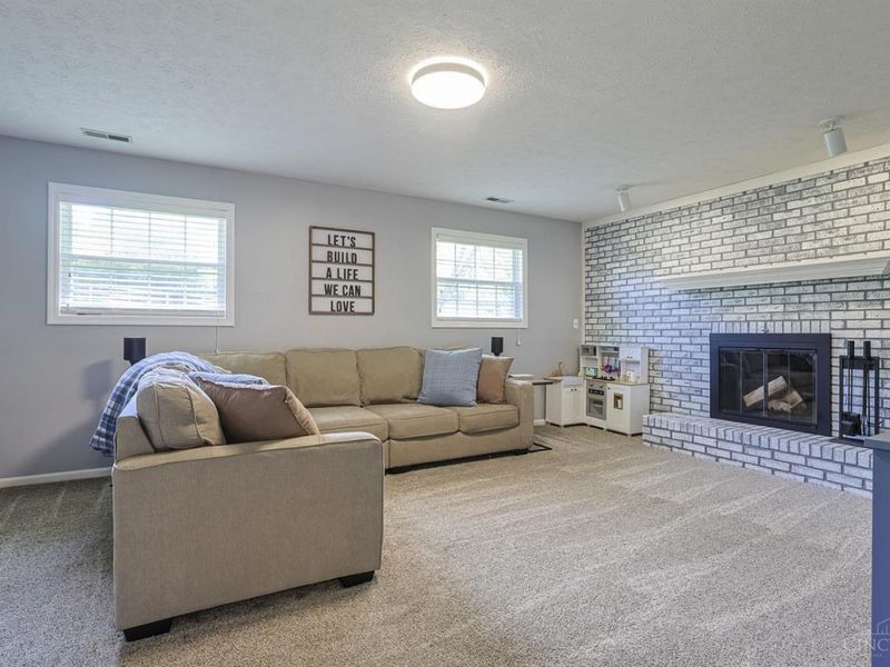 6238 Chablis Drive, Liberty Township, OH 45011 Photo 9