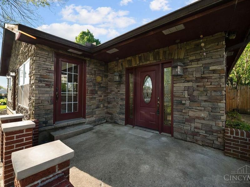 563 Lafayette Avenue, Springdale, OH 45246 Photo 3