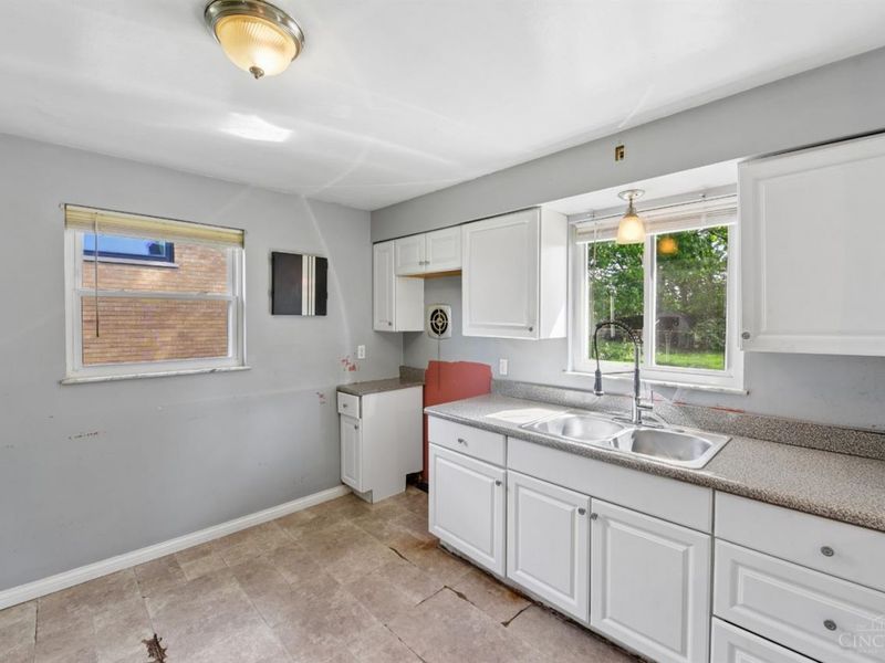 4778 Shadylawn Terrace, Delhi Twp, OH 45238 Photo 9