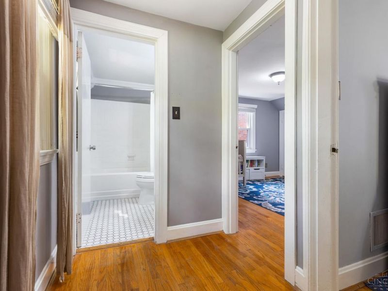 3443 Oakview Place, Cincinnati, OH 45209 Photo 18