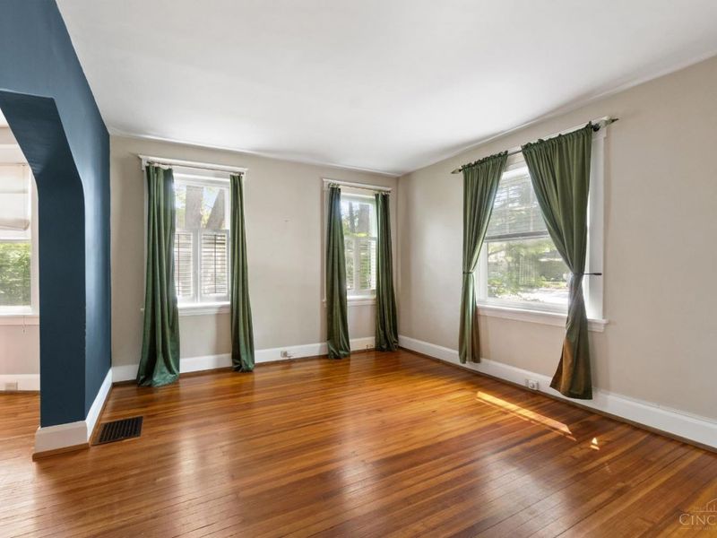 6606 Murray Avenue, Columbia Twp, OH 45227 Photo 6