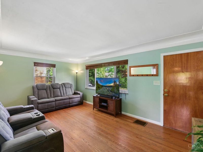 45 Illona Drive, Cincinnati, OH 45218 Photo 2